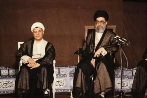 خاطرات هاشمی ۱ آذر سال ۷۹ | «رهبری از ضعف مديريت دولت ابراز نارضايتی كردند»