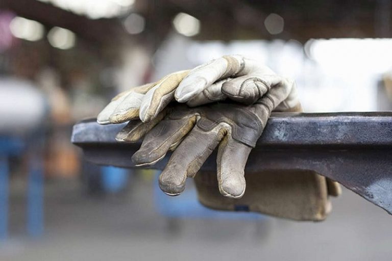 انتقاد نماینده مجلس از نرخ پیشنهادی دولت برای افزایش حقوق کارکنان
