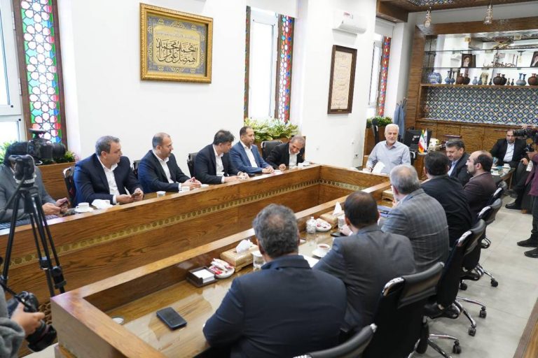 پنجاه دستگاه اتوبوس گروه بهمن به اصفهان میرود