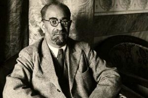 «زندگی و کارنامه‌ی فروغی از نظر نحوه ارتباطش با قدرت سیاسی جالب‌توجه است»