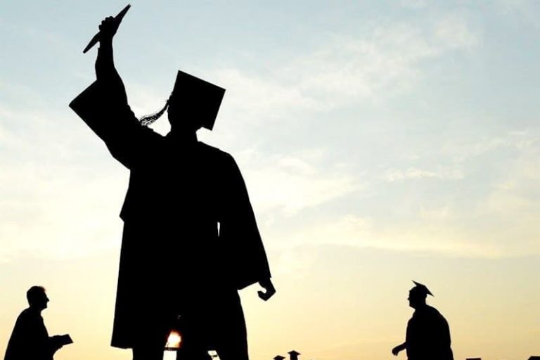 آینده شغلی مشکل اصلی دانشجویان همدان