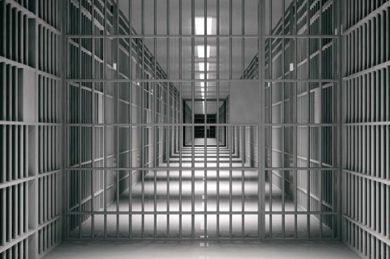 افشاگری مقام قضایی: اقتصاد زندان‌ها با موادمخدر تامین می‌شود