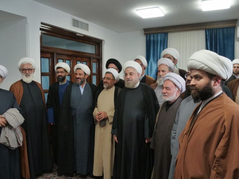 روحانی: گاهی رأی ندادن در انتخابات نوعی رأی دادن است / قرار ما از اول انقلاب، رضای مردم بود / اقلیت حاکم میخواهد انتخابات حداقلی باشد