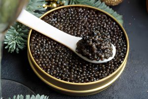 استحصال خاویار برای اولین بار در آذربایجان شرقی بعد از یک‌ دهه