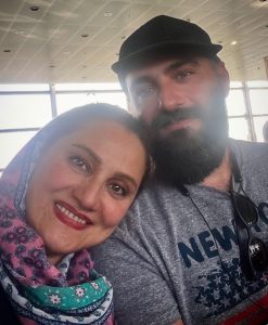 عکس یادگاری شبنم مقدمی و برادرش