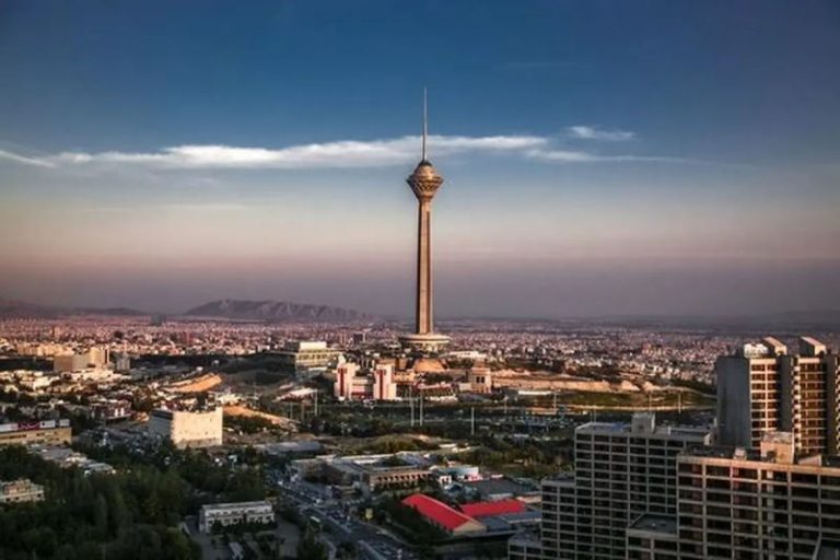 «تهران ام‌القرای جهان اسلام یا اَبَرشهر افسرده»