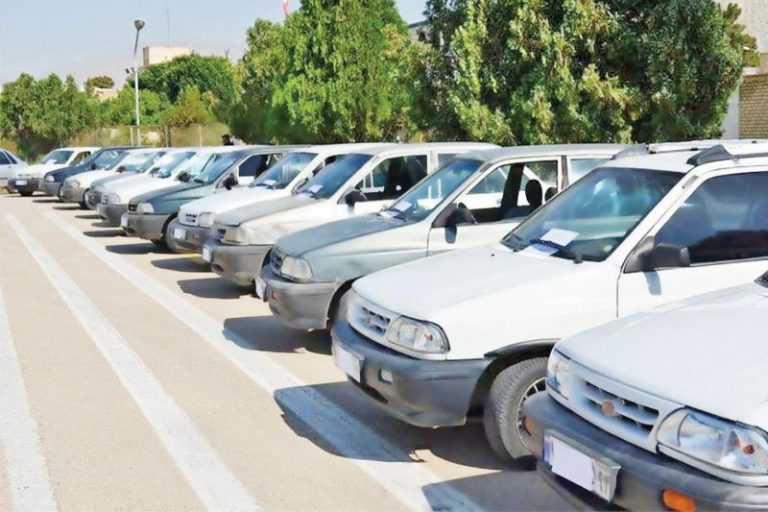 در پارکینگ خودروهای توقیف شده برای بی حجابی چه می‌گذرد؟