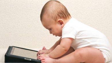 عوارض سرگرم‌کردن نوزادان با صفحات نمایش‌گر