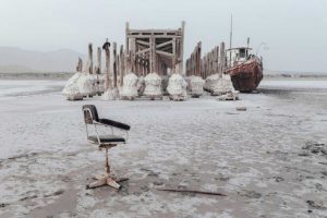 وزیر کشور: برداشت لیتیوم از دریاچه ارومیه را تأیید نمی‌کنیم
