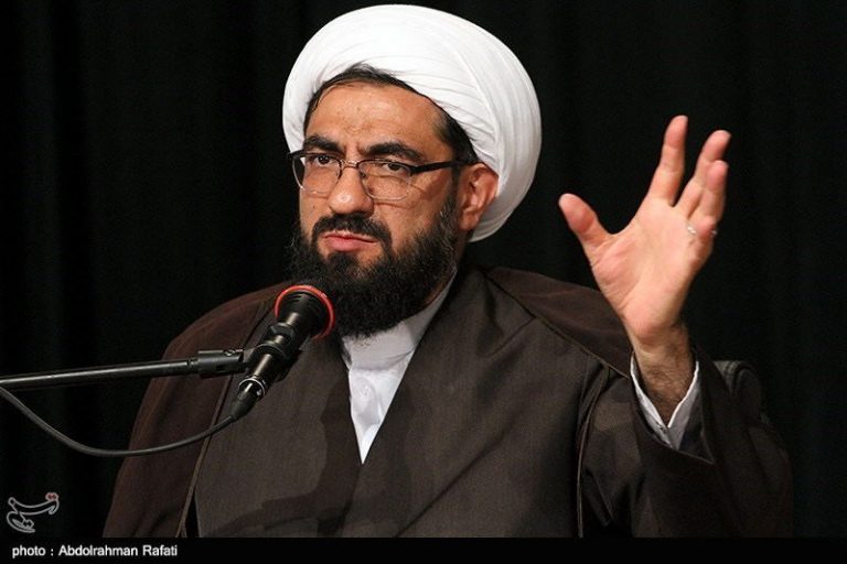 امام جمعه همدان: زندگی عزتمندانه حق مردم است