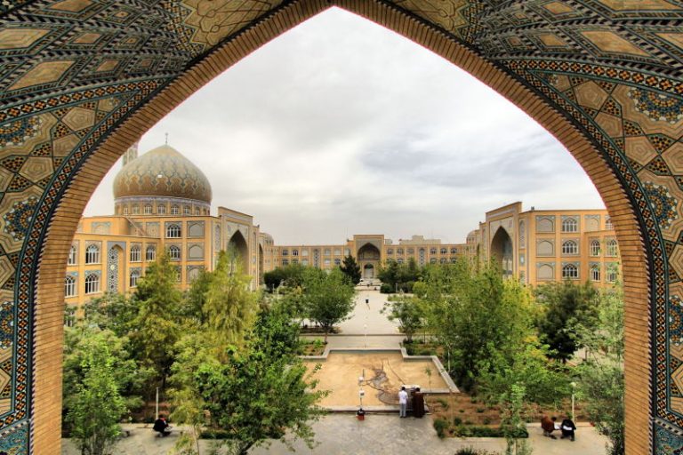 خاطرات هاشمی ۲۵ بهمن سال 79 | انتقاد از دولت برای کمک به بودجه‌ی حوزه‌ علمیه قم