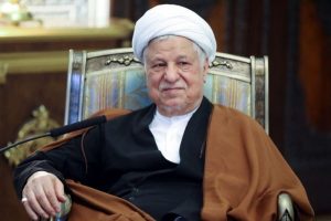 خاطرات هاشمی ۱ اسفند سال 79 | انتقاد از مدیریت سیاست‌زده‌ی کشور