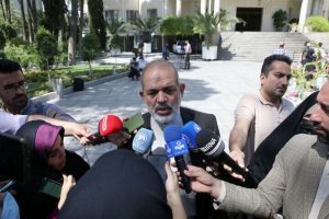 وزیر کشور: شهرداری‌ها موظف هستند سگ‌های ولگرد را جمع‌آوری کنند