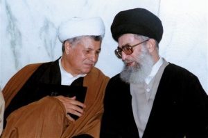 خاطرات هاشمی ۲ اسفند سال 79 | صحبت با رهبری درباره‌ی راهكارهای جلوگيری از «بحران»