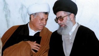 خاطرات هاشمی ۲ اسفند سال 79 | صحبت با رهبری درباره‌ی راهكارهای جلوگيری از «بحران»