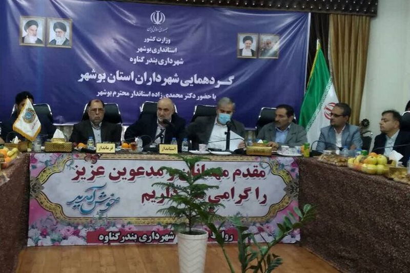 استاندار بوشهر: شهرداری‌ها دچار عقب ماندگی در پروژه‌ها هستند
