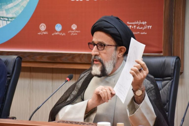 «هیچگاه با بازخوانی متون، علوم انسانی متحول نمیشود»