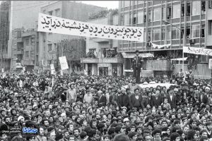 خاطرات هاشمی ۲۲ بهمن سال 79 | انقلاب به سبک ایران و حركت به سوى دموكراسى و آزادى