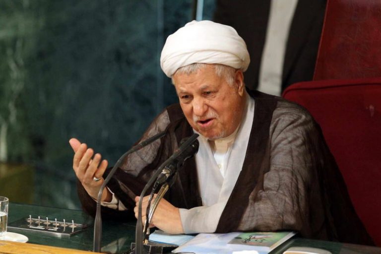 خاطرات هاشمی ۴ اسفند سال 79 | ادامه‌ی مشاجرات سياسی و اعلاميه‌پراكنی عليه قوه‌قضایيه