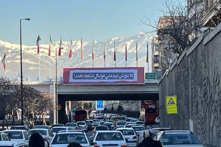 «۱۵ بازیکن تیم ملی فوتبال استعفا دادند» بازی تبلیغاتی «پرویز خان» است