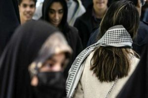 نقد امیر ترکاشوند به جریمه‌ی سه میلیون تومانیِ فاقدین روسری