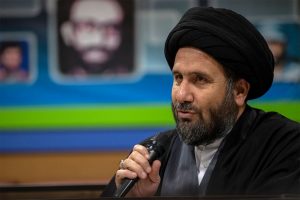 امام جمعه موقت قزوین: مراکز تجاری کانون ترویج مصرف‌گرایی هستند