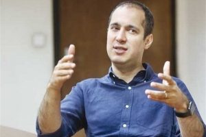کاوه مدنی: گفتند فعالان محیط‌زیستی با دوربین تله‌ای فعالیت‌های موشکی را رصد می‌کردند!