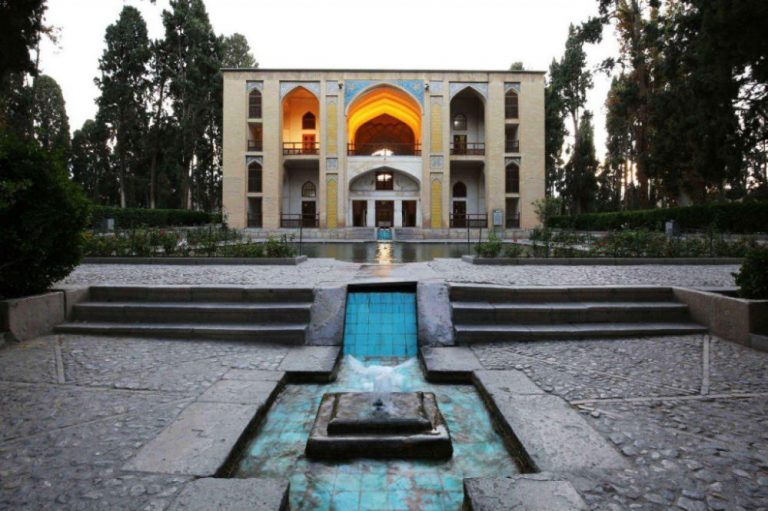 بازدید ۵ میلیاردی از باغ فین در نوروز ۱۴۰۳