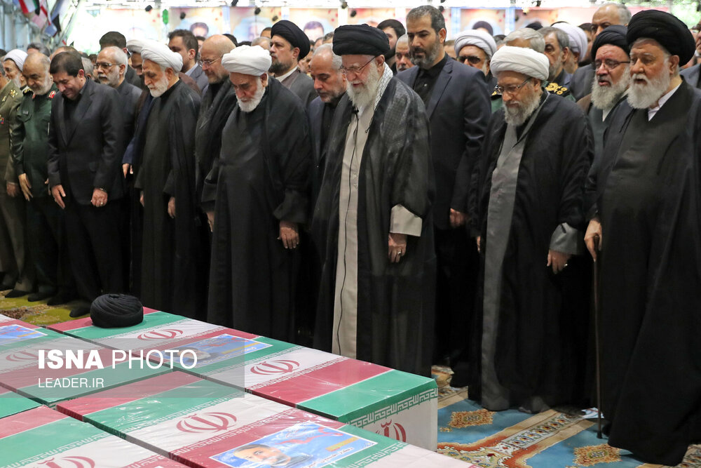 تصاویر | اقامه نماز رهبری بر پیکر رئیس جمهور و همراهان و مراسم تشییع در تهران