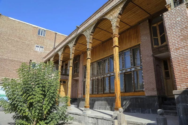 مرمت مدرسه‌های تاریخی اردبیل از زبان فرماندار