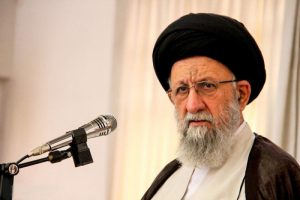 آیت‌الله نورمفیدی: دکتر پزشکیان را تحسین می‌کنم
