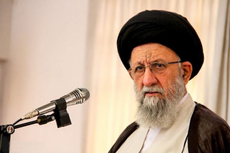 آیتالله نورمفیدی: دکتر پزشکیان را تحسین میکنم