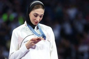 خانم مبینا نعمت‌زاده برای محبوب ماندن دقت کن | فردین علیخواه