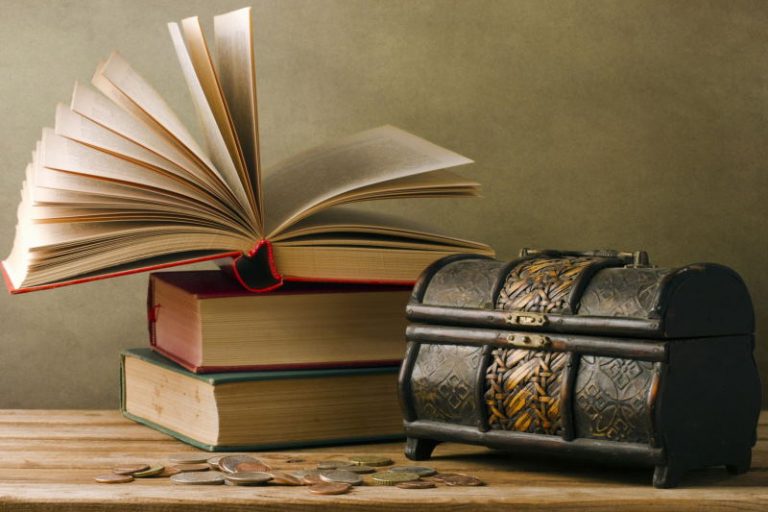 آیا ادبیات باید دلیل سیاسی داشته باشد؟