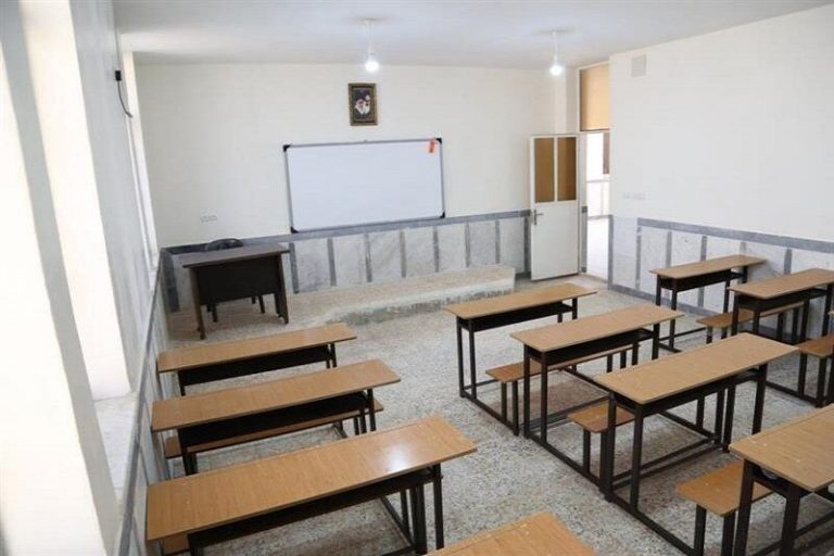 استفاده از اسپری فلفل توسط یک دانشآموز دختر در شهرری