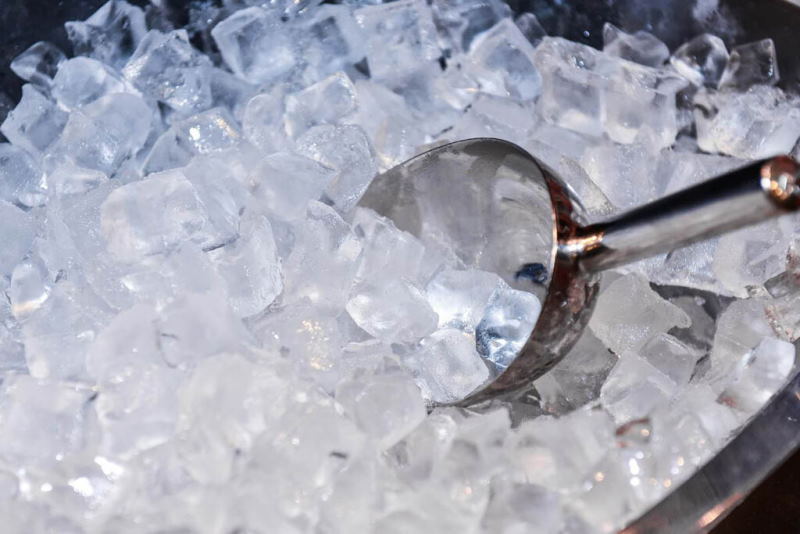 نامعادله سه شهرستان گرمسیری و یک کارخانه یخ