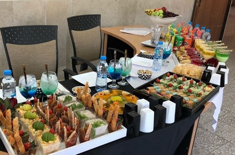 پذیرایی جلسه دفاع پایان‌نامه است یا عروسی؟