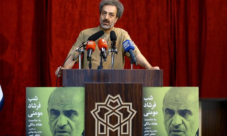 رنانی: مومنی ۳۰ سال یک تنه در میدان ایستاد | او پرچمدار منافع ملی است