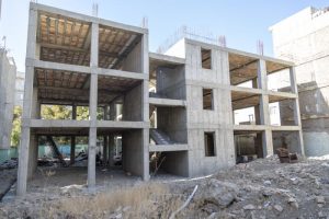 فرماندار ایرانشهر: مدارس نیمه‌کاره باید تکمیل شوند