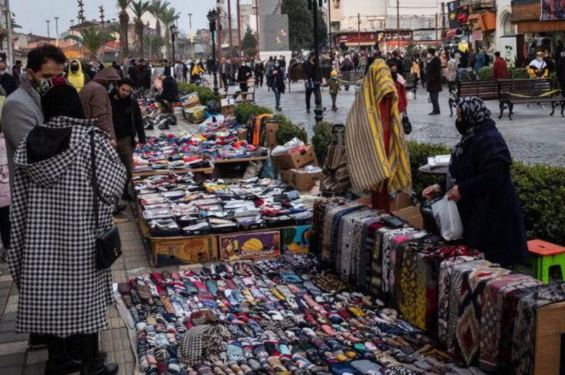 شهرداری رشت: دستفروشی در پیاده‌رو رشت ممنوع است