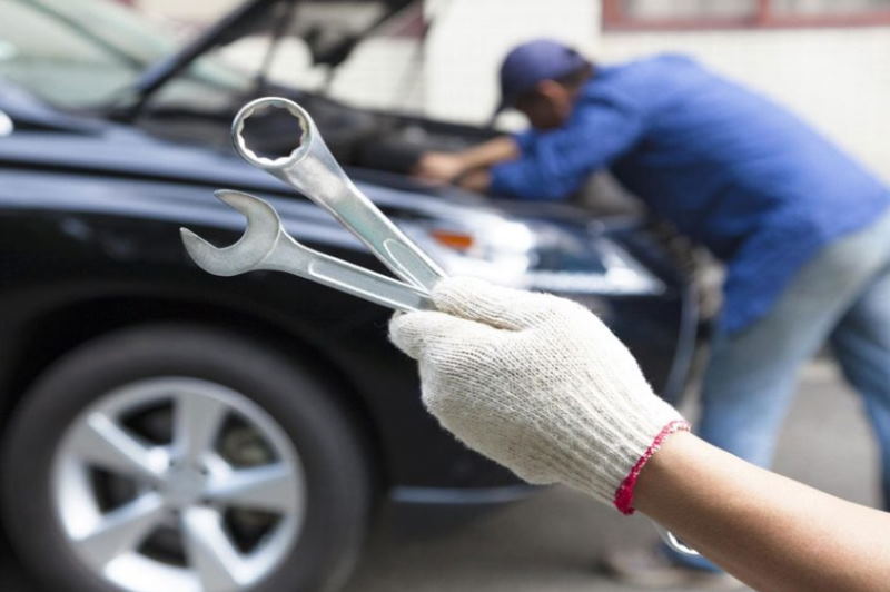 قیمتهای گران تعمیرات خودرو در بوشهر