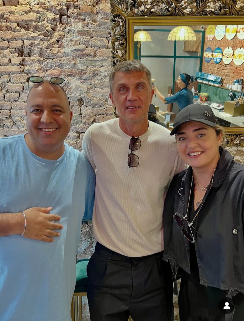 عکس یادگاری علی اوجی و نرگس محمدی با مالدینی