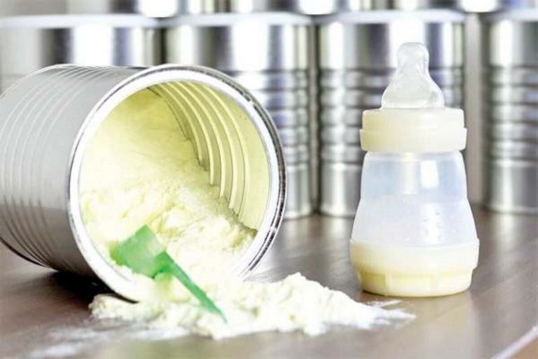 معاون غذا و داروی علوم پزشکی زنجان:خودداری از عرضه شیرخشک تخلف است