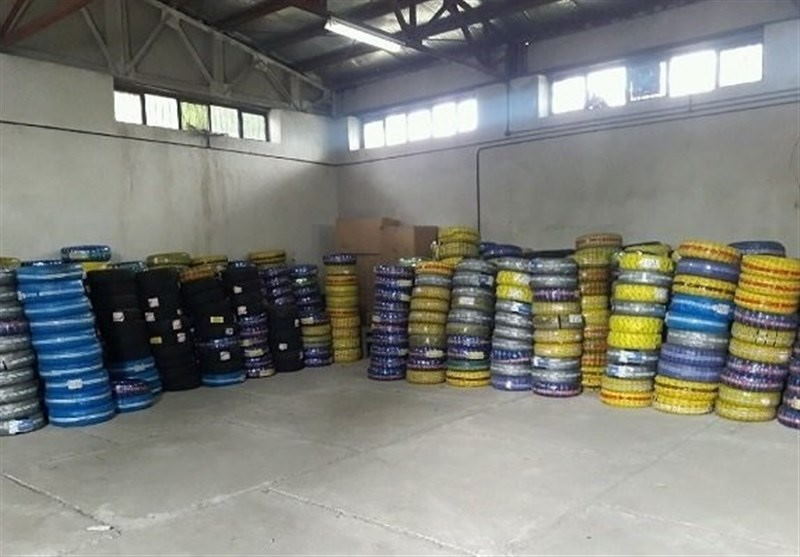 کشف انبار احتکار ۵۴۶ میلیاردی لاستیک خودرو در هرمزگان