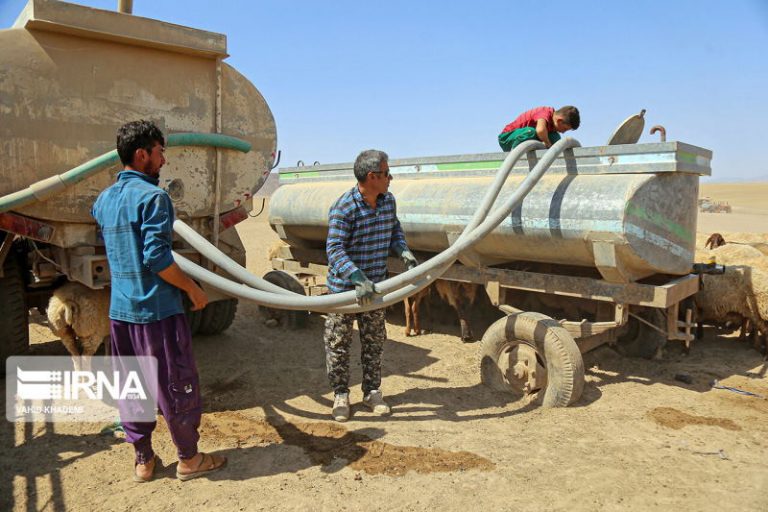 الحاق یک دستگاه تانکر آب به ناوگان نقلیه شهرداری مهران