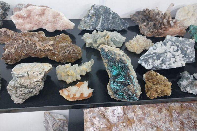 محموله ۴۷۱ میلیاردی سنگ قاچاق در بندرانزلی کشف شد