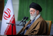 رهبری: حفظ هویت دینی از سوی جوانان امروز، بسیار ارزشمند است