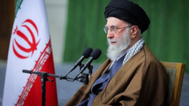 رهبری: حفظ هویت دینی از سوی جوانان امروز، بسیار ارزشمند است