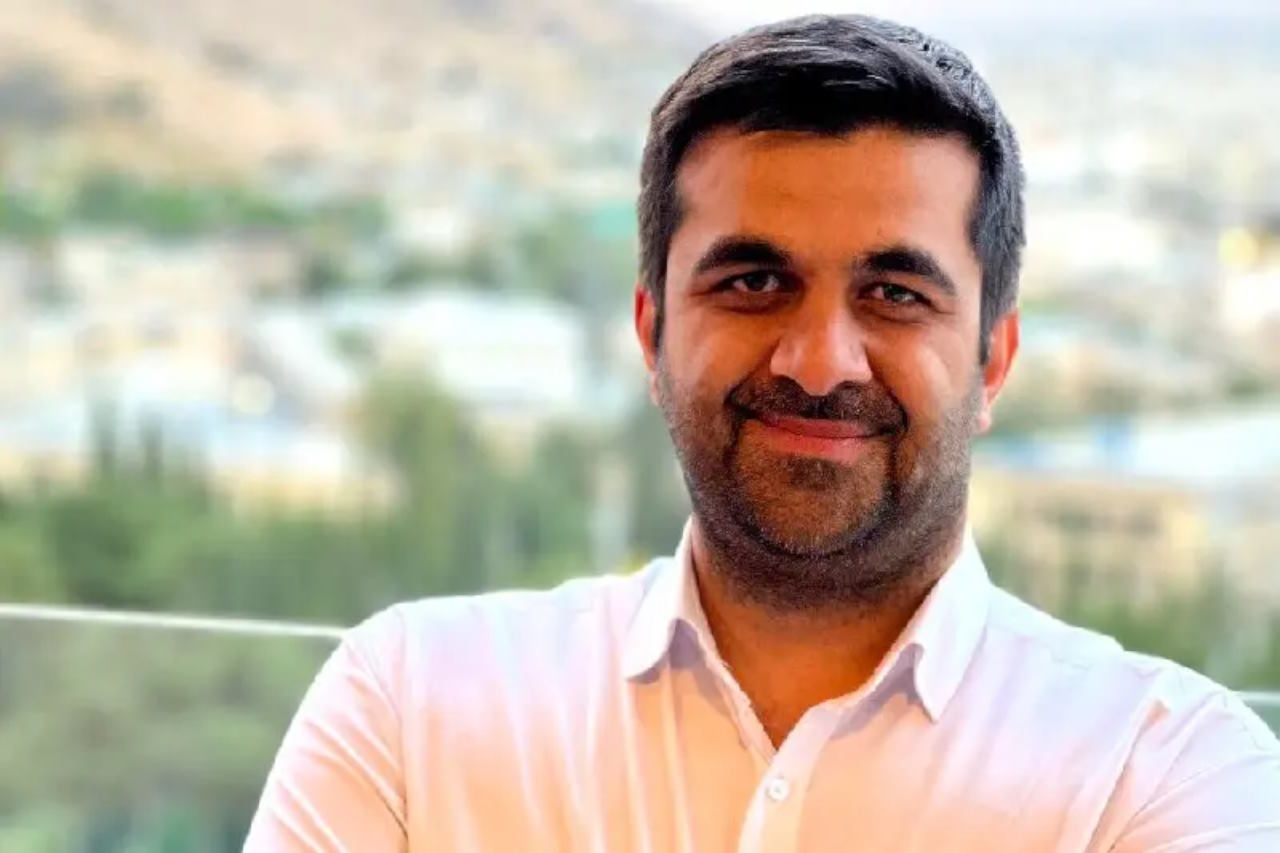 بامداد لاجوردی