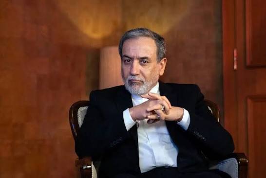 ‏عراقچی در سنت‌پترزبورگ: درباره جنگ، هماهنگی‌هایی با روسیه به عمل خواهد آمد| با عمان توافقاتی بر سر تنگه هرمز حاصل شده است